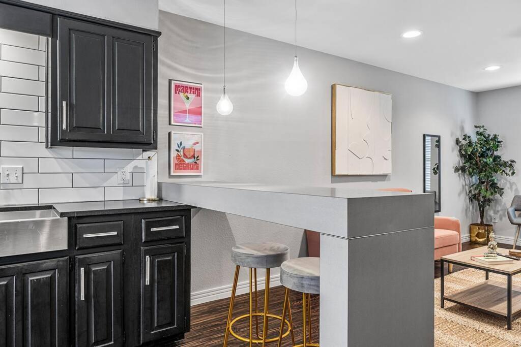 Luxe Condo In City Center Waco Kültér fotó