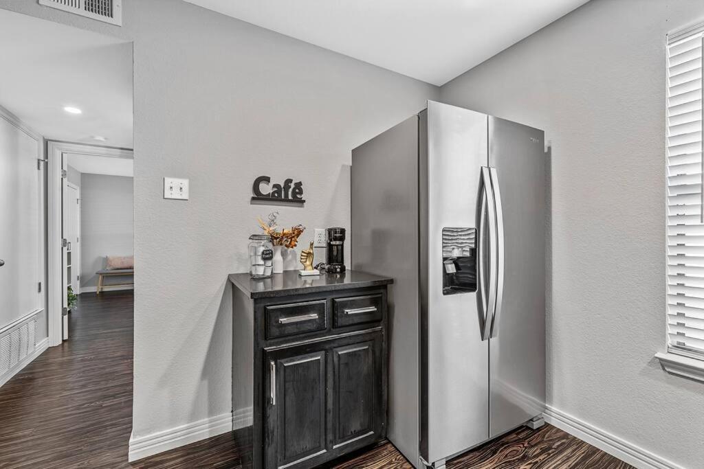 Luxe Condo In City Center Waco Kültér fotó